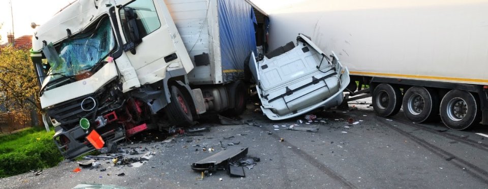 Injured in a collision with a commercial truck? We fight for full compensation against powerful insurance and transportation companies.